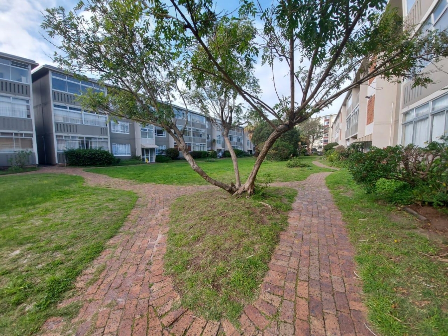 To Let 2 Bedroom Property for Rent in Claremont Western Cape